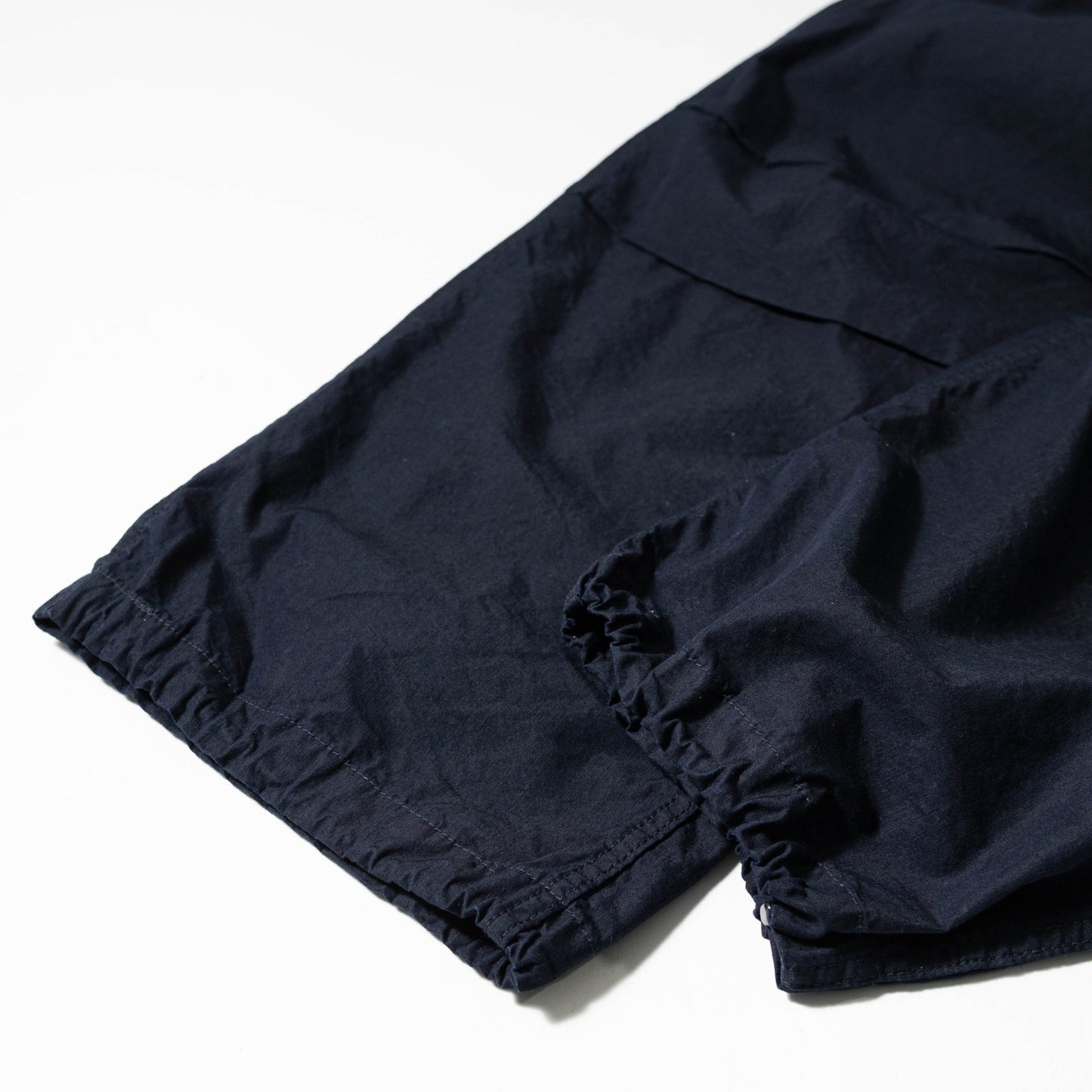 F0545 ID NYLON TUCK PANTS