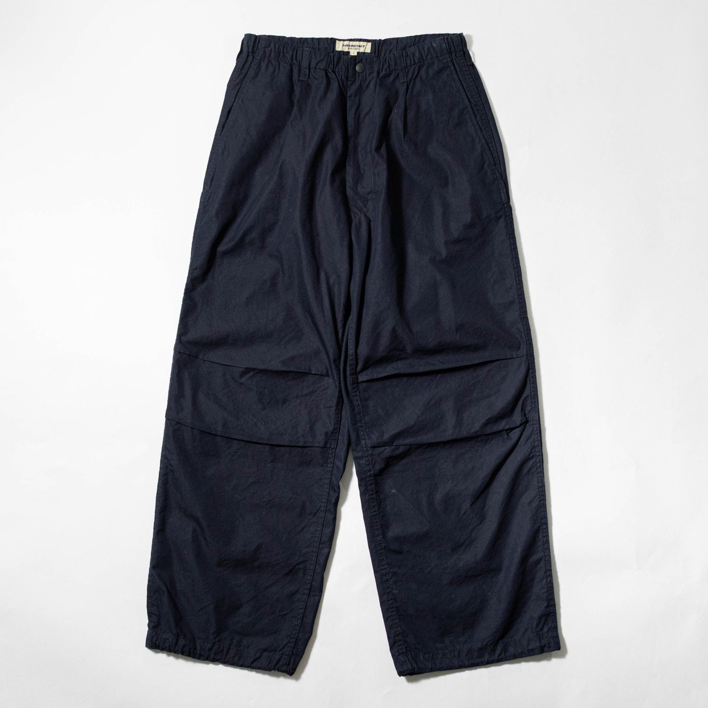 F0545 ID NYLON TUCK PANTS