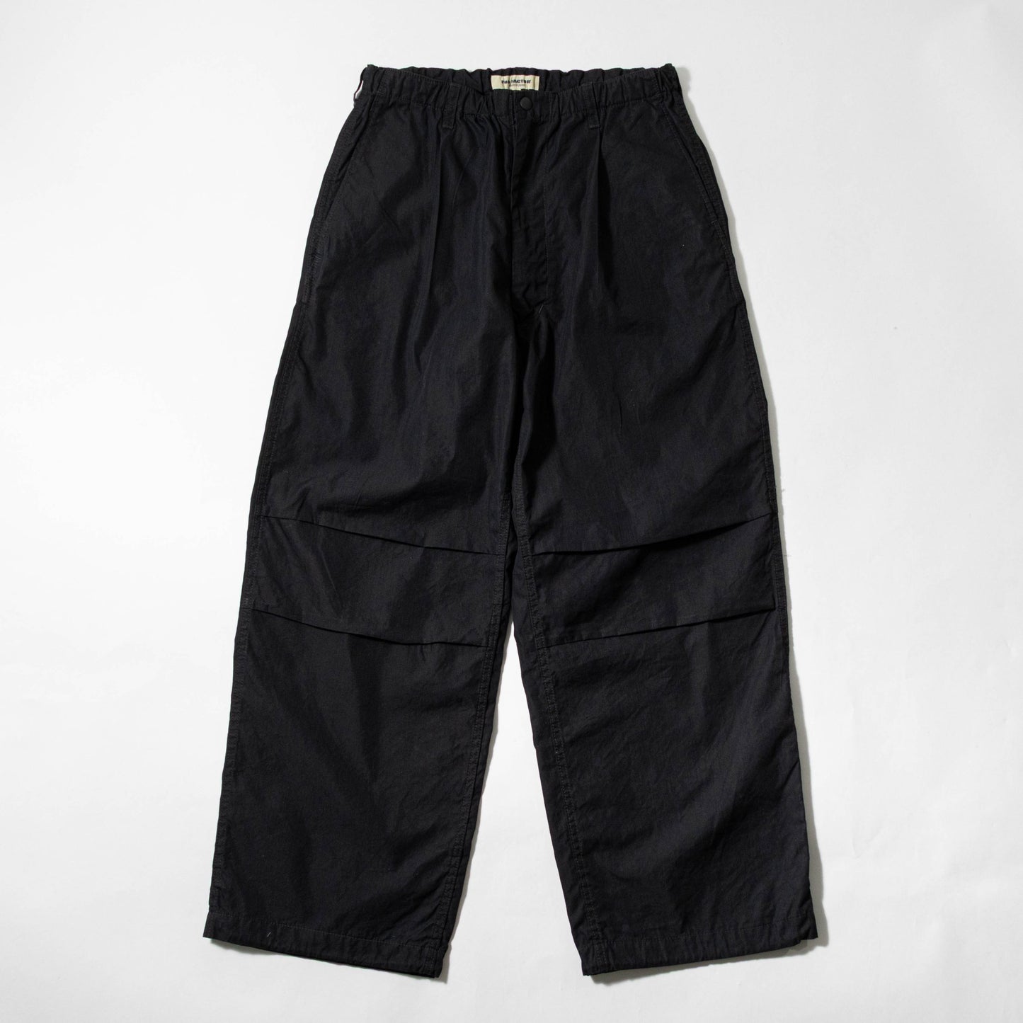 F0545 ID NYLON TUCK PANTS