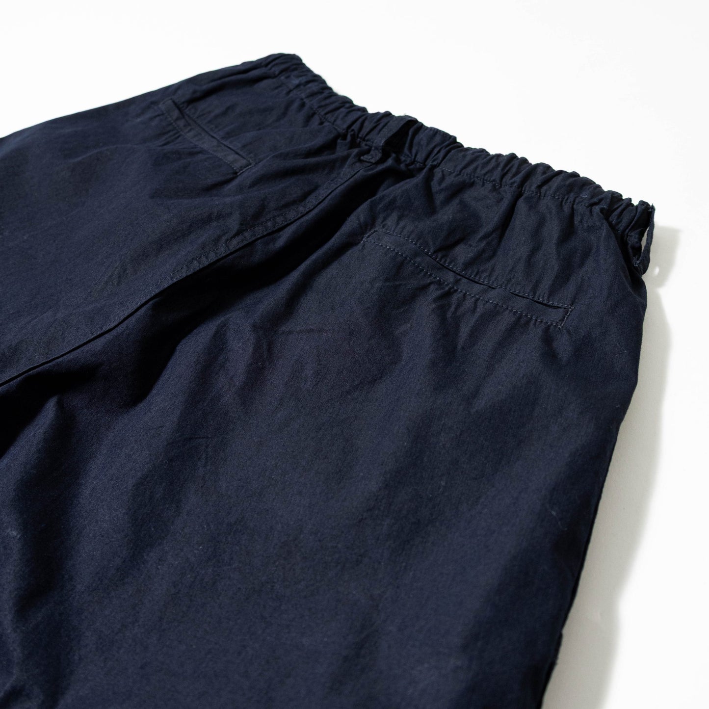 F0545 ID NYLON TUCK PANTS