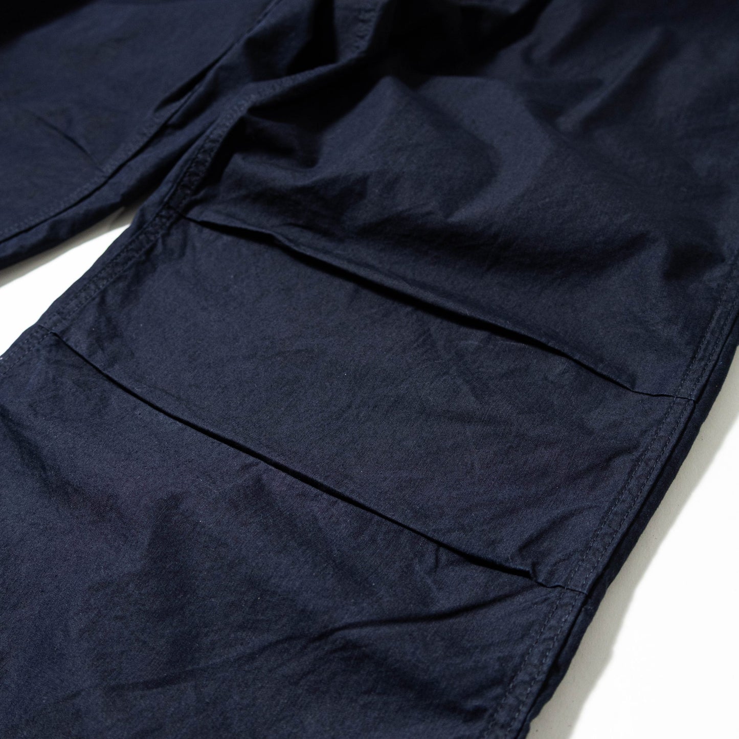F0545 ID NYLON TUCK PANTS